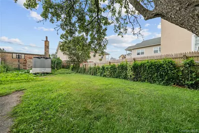 9 Willow Street, Glen Cove, NY 11542 - Photo 26