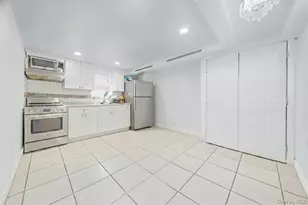 9 Willow St, Glen Cove, NY 11542 - Photo 16