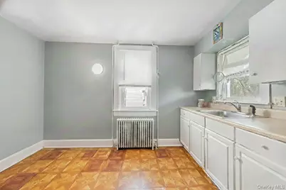 9 Willow Street, Glen Cove, NY 11542 - Photo 2