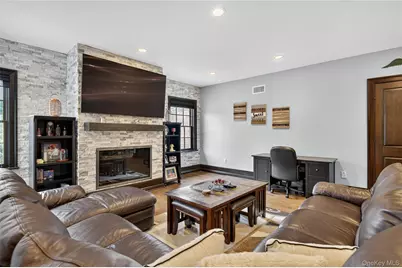 23 Gloria Lane, Huntington, NY 11743 - Photo 22