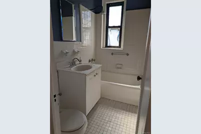 7234 Austin Street #D4, Forest Hills, NY 11375 - Photo 4