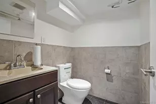 70-49 66th Pl, Glendale, NY 11385 - Photo 38