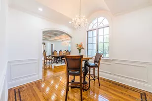 117 Crabapple Rd, Manhasset, NY 11030 - Photo 18