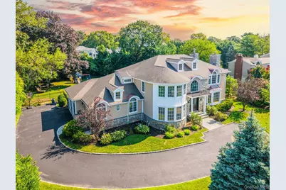 117 Crabapple Road, Manhasset, NY 11030 - Photo 2