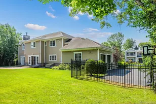 117 Crabapple Rd, Manhasset, NY 11030 - Photo 42