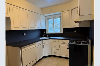 235 Jefferson Avenue, Mineola, NY 11501 - Photo 4