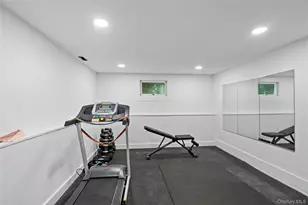 7 Meriden Pl, Melville, NY 11747 - Photo 20