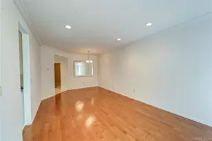 93 Carriage Ln, Plainview, NY 11803 - Photo 12