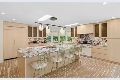 12 Honeysuckle Lane, East Quogue, NY 11942 - Photo 6