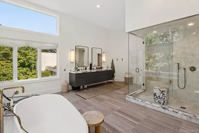 12 Honeysuckle Lane, East Quogue, NY 11942 - Photo 14