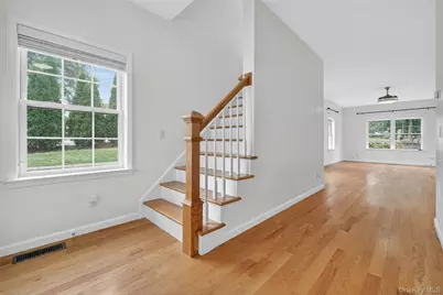 42 E Vincent Street, Elmsford, NY 10523 - Photo 4