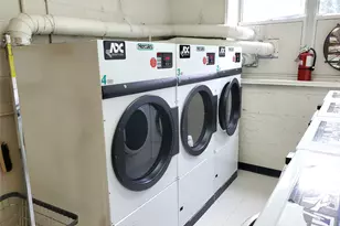 4727 Little Neck Pkwy Pkwy, Little Neck, NY 11362 - Photo 16