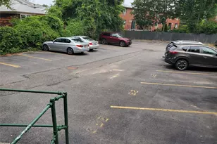 4727 Little Neck Pkwy Pkwy, Little Neck, NY 11362 - Photo 18