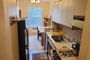 4727 Little Neck Pkwy Pkwy, Little Neck, NY 11362 - Photo 12