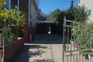 115-54 158th St, Jamaica, NY 11434 - Photo 2