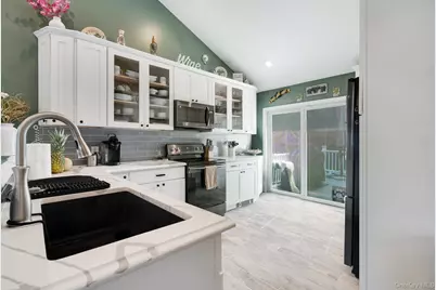 843 Lyle Court, Peekskill, NY 10566 - Photo 10