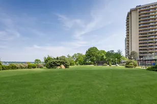 17-85 215th St, Bayside, NY 11360 - Photo 32