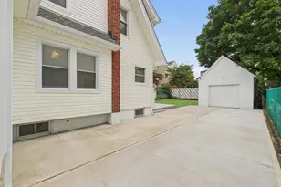 194-34 115th Rd, Saint Albans, NY 11412 - Photo 34