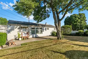 58 Helen Ave, Plainview, NY 11803 - Photo 2