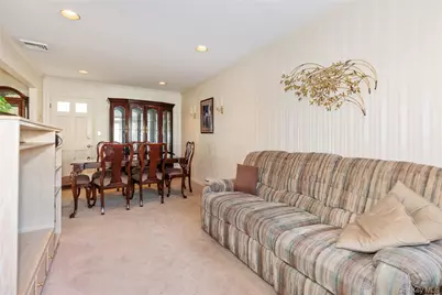 58 Helen Avenue, Plainview, NY 11803 - Photo 16