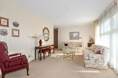 58 Helen Avenue, Plainview, NY 11803 - Photo 10