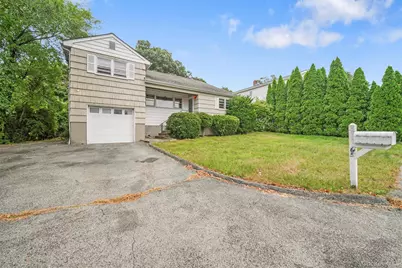 65 Westlake Drive, Thornwood, NY 10594 - Photo 1