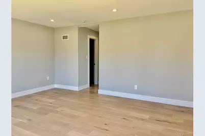 188 Sequams Lane Cen, West Islip, NY 11795 - Photo 12