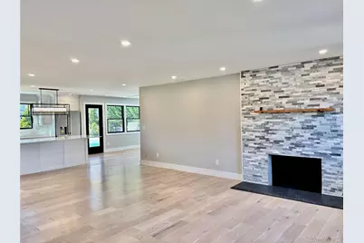 188 Sequams Lane Cen, West Islip, NY 11795 - Photo 2