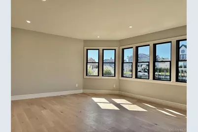 188 Sequams Lane Cen, West Islip, NY 11795 - Photo 10