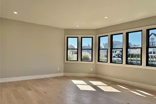 188 Sequams Lane Center, West Islip, NY 11795 - Photo 10