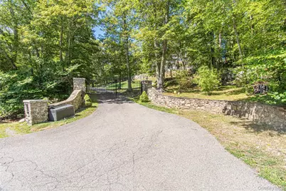 291 Woodmont Road, Hopewell Junction, NY 12533 - Photo 2