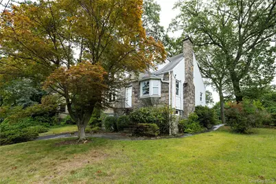 38 Gramercy Avenue, Yonkers, NY 10701 - Photo 2