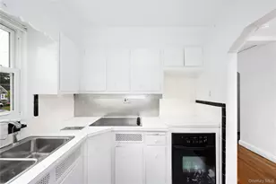 38 Gramercy Ave, Yonkers, NY 10701 - Photo 12