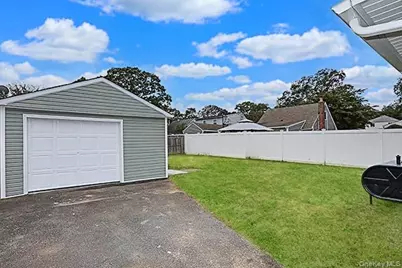 50 Carlls Path, North Babylon, NY 11703 - Photo 28