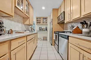 410 E Broadway, Long Beach, NY 11561 - Photo 14