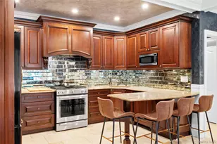11 Crick Holly Ln, East Islip, NY 11730 - Photo 20