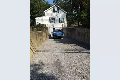 1 Hillside Lane, Huntington, NY 11743 - Photo 2