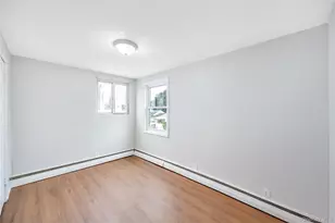 10 St Andrews Dr, Brentwood, NY 11717 - Photo 8