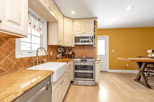 16 Farnum St, Lynbrook, NY 11563 - Photo 10