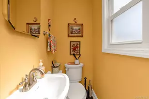 16 Farnum St, Lynbrook, NY 11563 - Photo 12