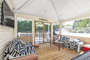 16 Farnum St, Lynbrook, NY 11563 - Photo 14