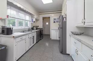 150 E Beech St, Long Beach, NY 11561 - Photo 12