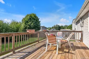 261 E Hoffman Ave, Lindenhurst, NY 11757 - Photo 14