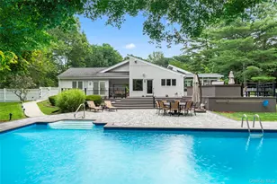 2 Bristol Dr, Woodbury, NY 11797 - Photo 34