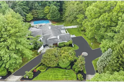 2 Bristol Drive, Woodbury, NY 11797 - Photo 4