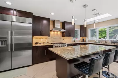 2 Bristol Drive, Woodbury, NY 11797 - Photo 18