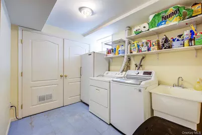 171-06 76th Avenue, Fresh Meadows, NY 11366 - Photo 48