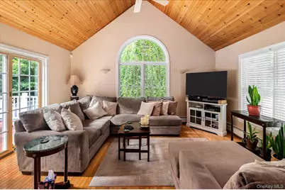 19 Young Road, Katonah, NY 10536 - Photo 8
