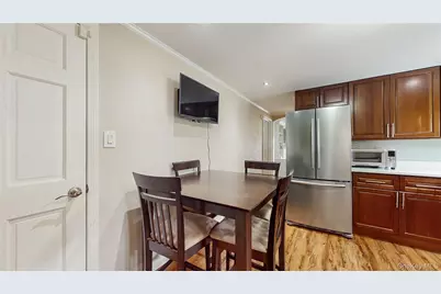 110 Roeckel Avenue, Valley Stream, NY 11580 - Photo 18