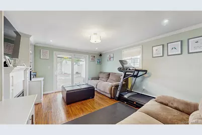 110 Roeckel Avenue, Valley Stream, NY 11580 - Photo 22